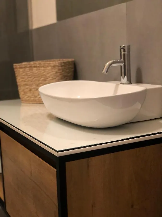 Barrique Guest House Free Bus From The Airport One Way パレルモ イタリア
